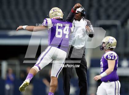 Thumbnail 1 in Hamlin vs. Mart (UIL 2A Division 2 Final) photogallery.