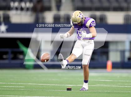 Thumbnail 2 in Hamlin vs. Mart (UIL 2A Division 2 Final) photogallery.