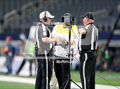 Thumbnail 1 in Hamlin vs. Mart (UIL 2A Division 2 Final) photogallery.