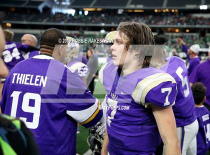 Thumbnail 3 in Hamlin vs. Mart (UIL 2A Division 2 Final) photogallery.