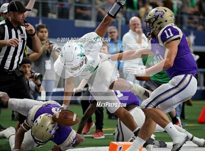 Thumbnail 1 in Hamlin vs. Mart (UIL 2A Division 2 Final) photogallery.