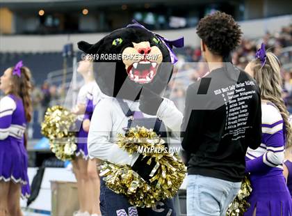 Thumbnail 1 in Hamlin vs. Mart (UIL 2A Division 2 Final) photogallery.