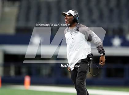 Thumbnail 3 in Hamlin vs. Mart (UIL 2A Division 2 Final) photogallery.
