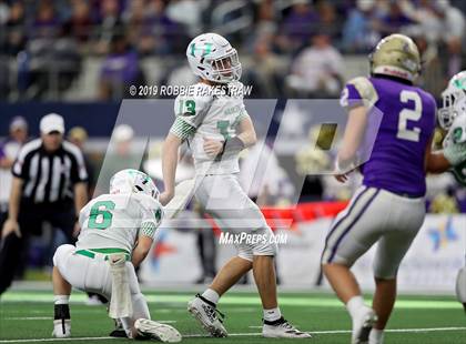 Thumbnail 3 in Hamlin vs. Mart (UIL 2A Division 2 Final) photogallery.