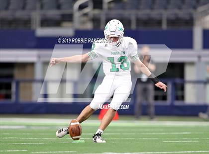 Thumbnail 3 in Hamlin vs. Mart (UIL 2A Division 2 Final) photogallery.