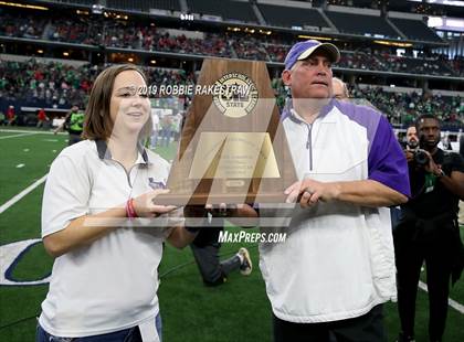 Thumbnail 1 in Hamlin vs. Mart (UIL 2A Division 2 Final) photogallery.