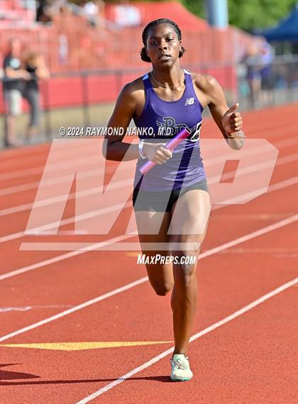 Thumbnail 3 in IHSAA Pike Regional (4 x 800 Meter Heat 1)  photogallery.
