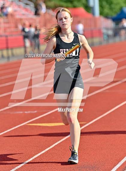 Thumbnail 3 in IHSAA Pike Regional (4 x 800 Meter Heat 1)  photogallery.