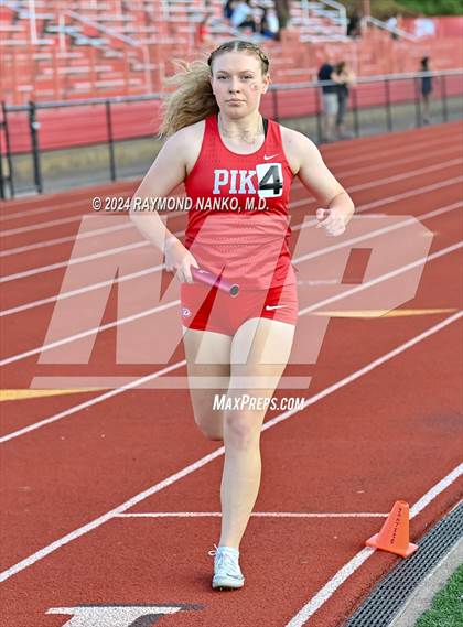 Thumbnail 3 in IHSAA Pike Regional (4 x 800 Meter Heat 1)  photogallery.