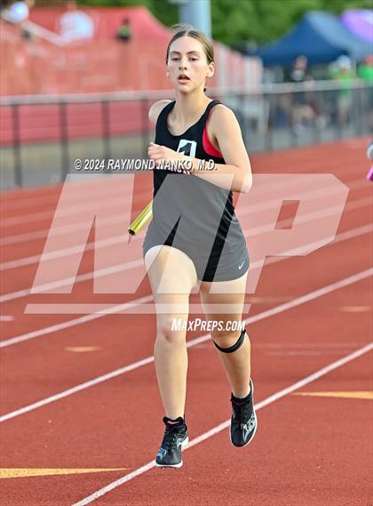 Thumbnail 2 in IHSAA Pike Regional (4 x 800 Meter Heat 1)  photogallery.