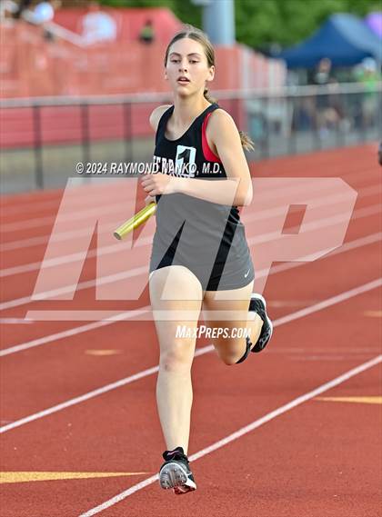 Thumbnail 3 in IHSAA Pike Regional (4 x 800 Meter Heat 1)  photogallery.