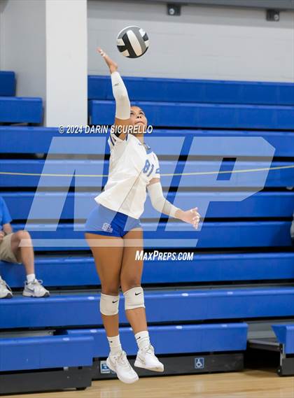 Thumbnail 1 in Tampa Prep vs. Santa Margarita (Nike TOC Southwest) photogallery.