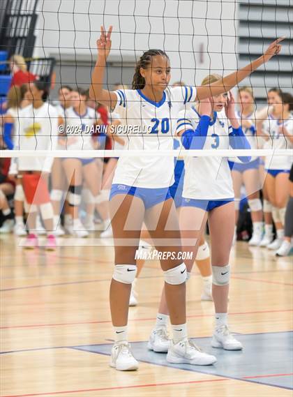 Thumbnail 2 in Tampa Prep vs. Santa Margarita (Nike TOC Southwest) photogallery.