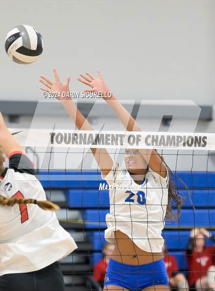 Thumbnail 2 in Tampa Prep vs. Santa Margarita (Nike TOC Southwest) photogallery.
