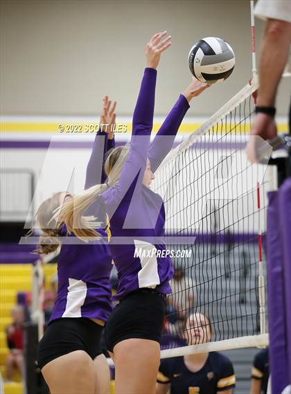 Thumbnail 2 in Lancaster vs Bloom-Carroll (Bloom-Carroll Preview) photogallery.