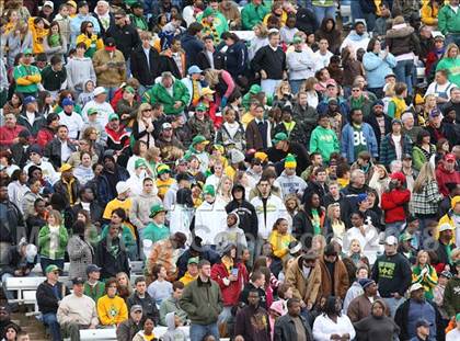 Thumbnail 1 in Britt vs. Richmond (NCHSAA 4-AA Football Final) photogallery.