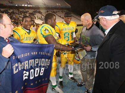 Thumbnail 1 in Britt vs. Richmond (NCHSAA 4-AA Football Final) photogallery.