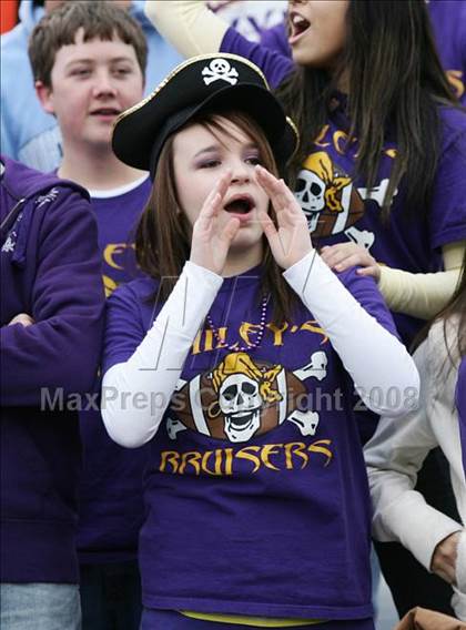 Thumbnail 1 in Britt vs. Richmond (NCHSAA 4-AA Football Final) photogallery.
