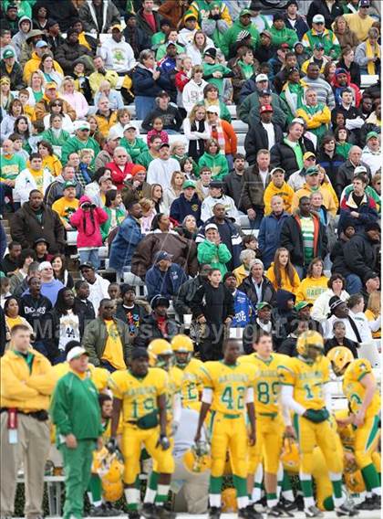 Thumbnail 2 in Britt vs. Richmond (NCHSAA 4-AA Football Final) photogallery.