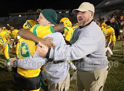 Thumbnail 1 in Britt vs. Richmond (NCHSAA 4-AA Football Final) photogallery.