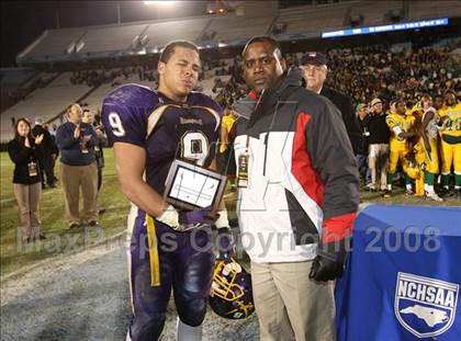 Thumbnail 1 in Britt vs. Richmond (NCHSAA 4-AA Football Final) photogallery.