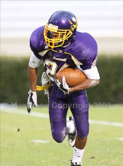 Thumbnail 1 in Britt vs. Richmond (NCHSAA 4-AA Football Final) photogallery.