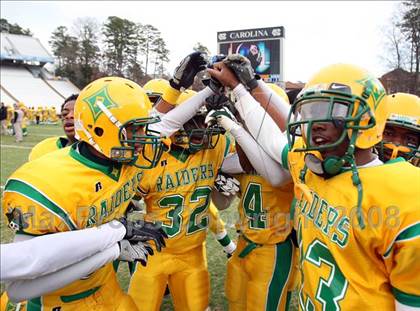 Thumbnail 1 in Britt vs. Richmond (NCHSAA 4-AA Football Final) photogallery.
