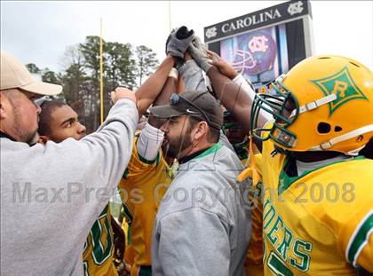 Thumbnail 1 in Britt vs. Richmond (NCHSAA 4-AA Football Final) photogallery.