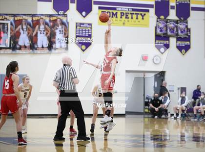 Thumbnail 1 in London vs Bloom-Carroll (OHSAA D2 Sectional Playoff) photogallery.