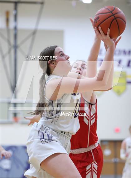 Thumbnail 2 in London vs Bloom-Carroll (OHSAA D2 Sectional Playoff) photogallery.