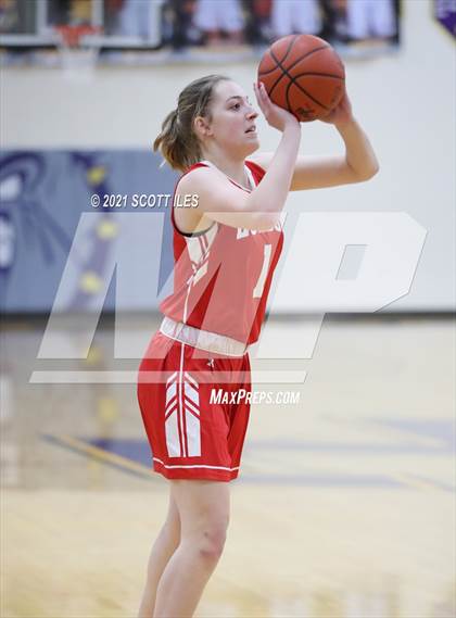 Thumbnail 2 in London vs Bloom-Carroll (OHSAA D2 Sectional Playoff) photogallery.