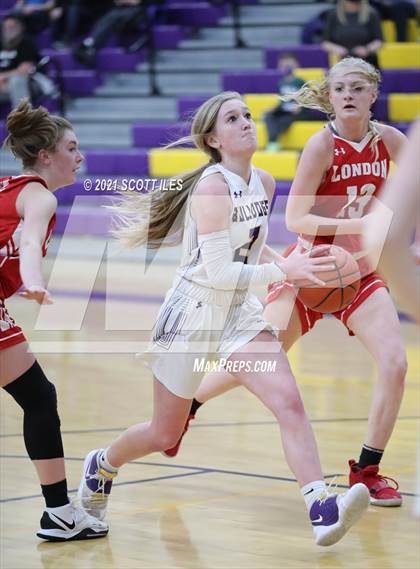 Thumbnail 1 in London vs Bloom-Carroll (OHSAA D2 Sectional Playoff) photogallery.