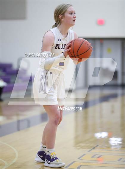 Thumbnail 3 in London vs Bloom-Carroll (OHSAA D2 Sectional Playoff) photogallery.