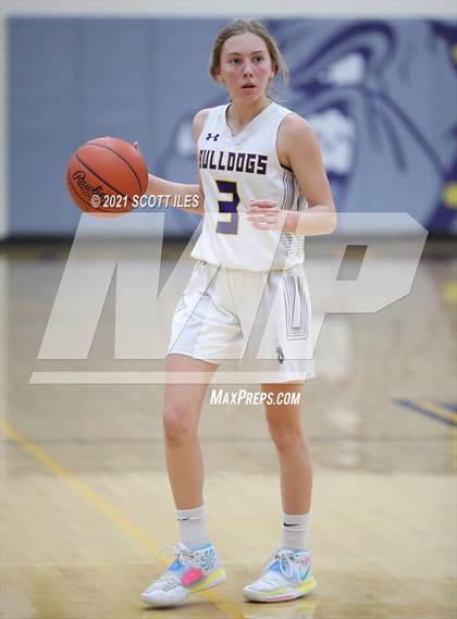 Thumbnail 1 in London vs Bloom-Carroll (OHSAA D2 Sectional Playoff) photogallery.