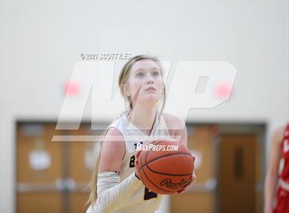 Thumbnail 3 in London vs Bloom-Carroll (OHSAA D2 Sectional Playoff) photogallery.