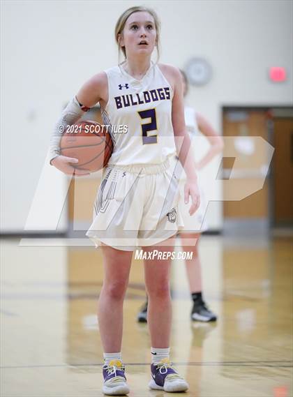Thumbnail 1 in London vs Bloom-Carroll (OHSAA D2 Sectional Playoff) photogallery.
