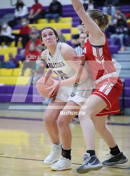 Thumbnail 1 in London vs Bloom-Carroll (OHSAA D2 Sectional Playoff) photogallery.