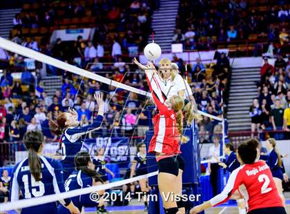 Thumbnail 1 in Regis Jesuit vs. Legend (CHSAA 5A Playoff) photogallery.