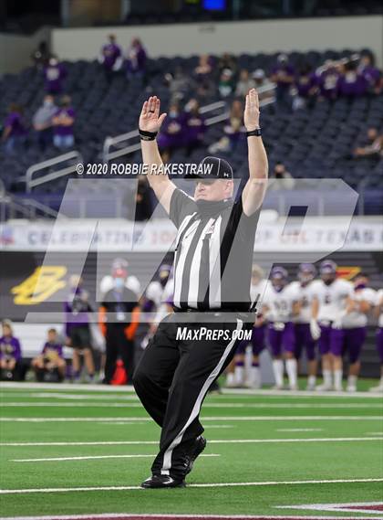 Thumbnail 1 in Post vs. Shiner (UIL 2A Division 1 State Final) photogallery.