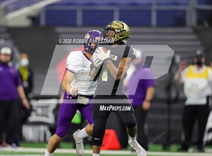 Thumbnail 1 in Post vs. Shiner (UIL 2A Division 1 State Final) photogallery.