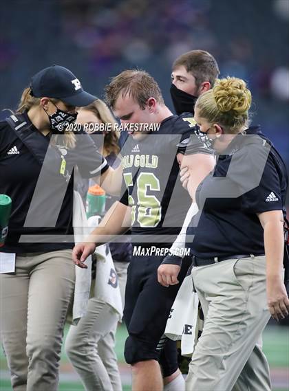 Thumbnail 3 in Post vs. Shiner (UIL 2A Division 1 State Final) photogallery.