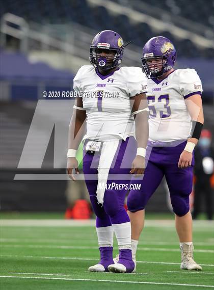 Thumbnail 3 in Post vs. Shiner (UIL 2A Division 1 State Final) photogallery.