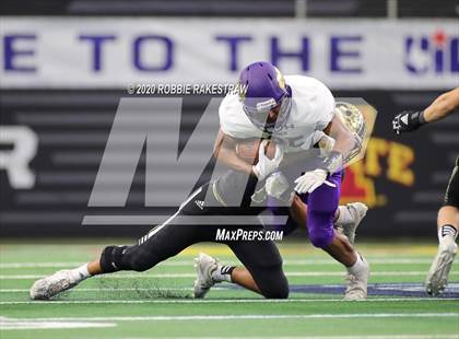 Thumbnail 3 in Post vs. Shiner (UIL 2A Division 1 State Final) photogallery.