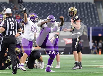 Thumbnail 3 in Post vs. Shiner (UIL 2A Division 1 State Final) photogallery.