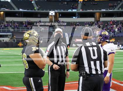 Thumbnail 3 in Post vs. Shiner (UIL 2A Division 1 State Final) photogallery.