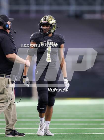 Thumbnail 2 in Post vs. Shiner (UIL 2A Division 1 State Final) photogallery.