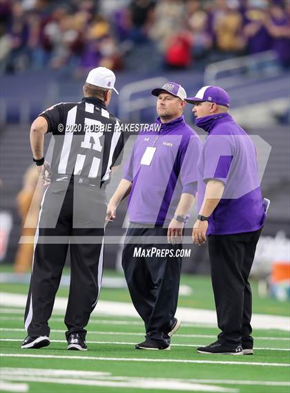 Thumbnail 2 in Post vs. Shiner (UIL 2A Division 1 State Final) photogallery.