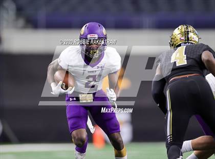 Thumbnail 3 in Post vs. Shiner (UIL 2A Division 1 State Final) photogallery.