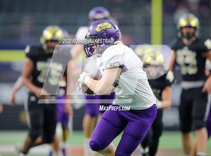 Thumbnail 2 in Post vs. Shiner (UIL 2A Division 1 State Final) photogallery.
