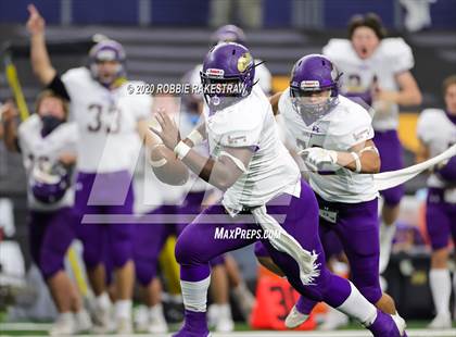 Thumbnail 3 in Post vs. Shiner (UIL 2A Division 1 State Final) photogallery.